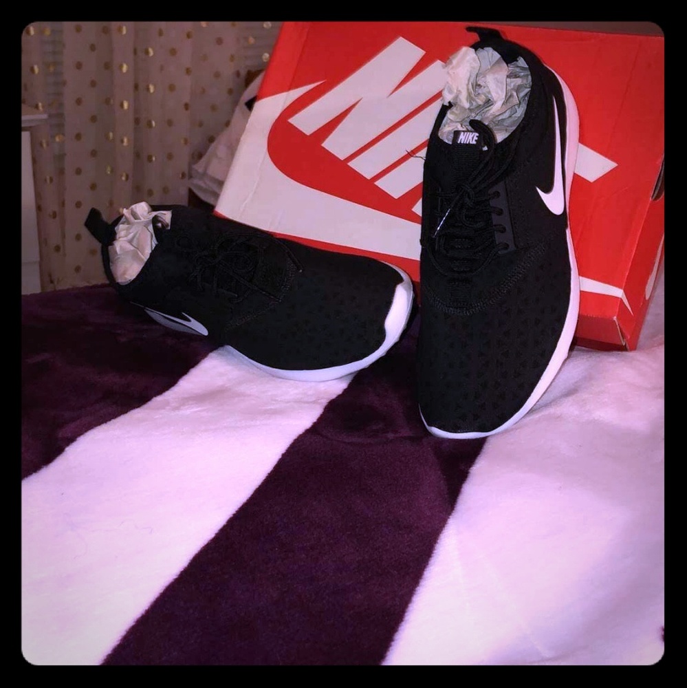 WMNS NIKE ATHLETIC SHOES